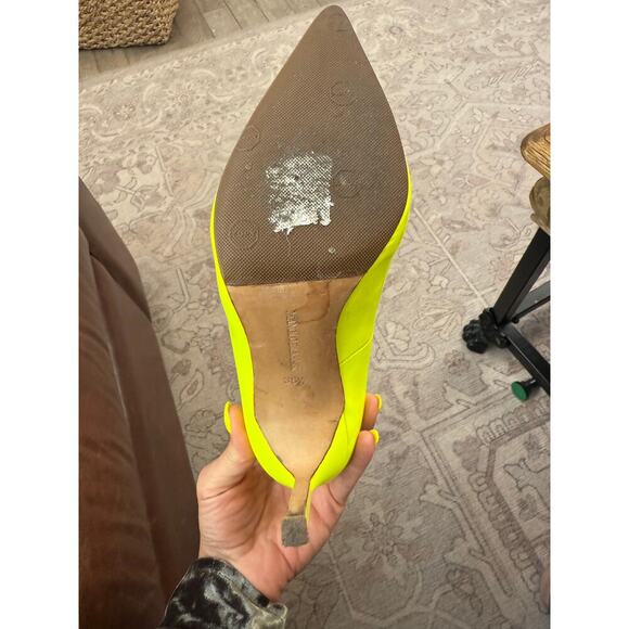 Manolo Blahnik BB Stiletto Heels Pointy Toe Pumps Size 36.5 NEON YELLOW - Picture 4 of 12